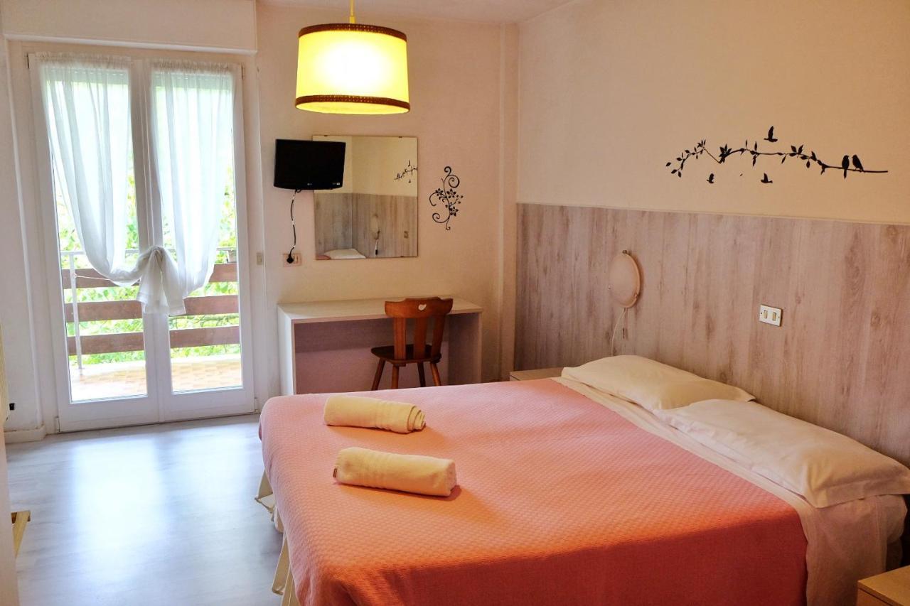 Hotel Dolomiti Levico Terme Bagian luar foto