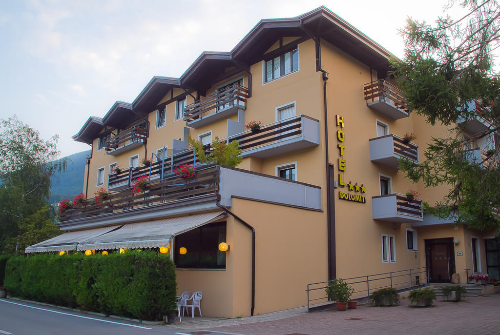 Hotel Dolomiti Levico Terme Bagian luar foto